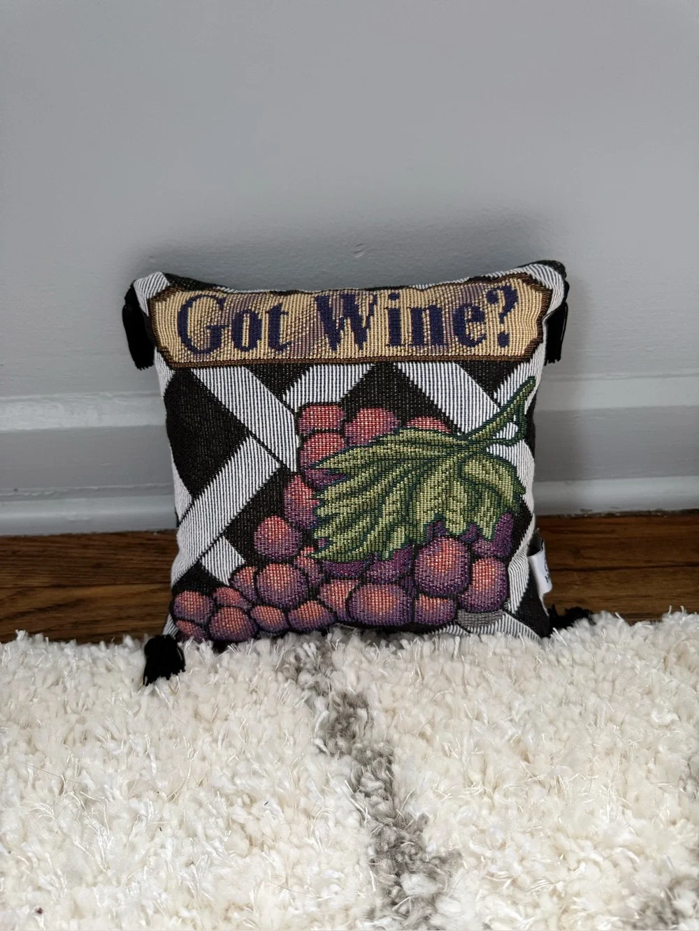 Vintage Got Wine Grapes Tapestry Needlepoint Decor Throw Pillow 6 Inch Square